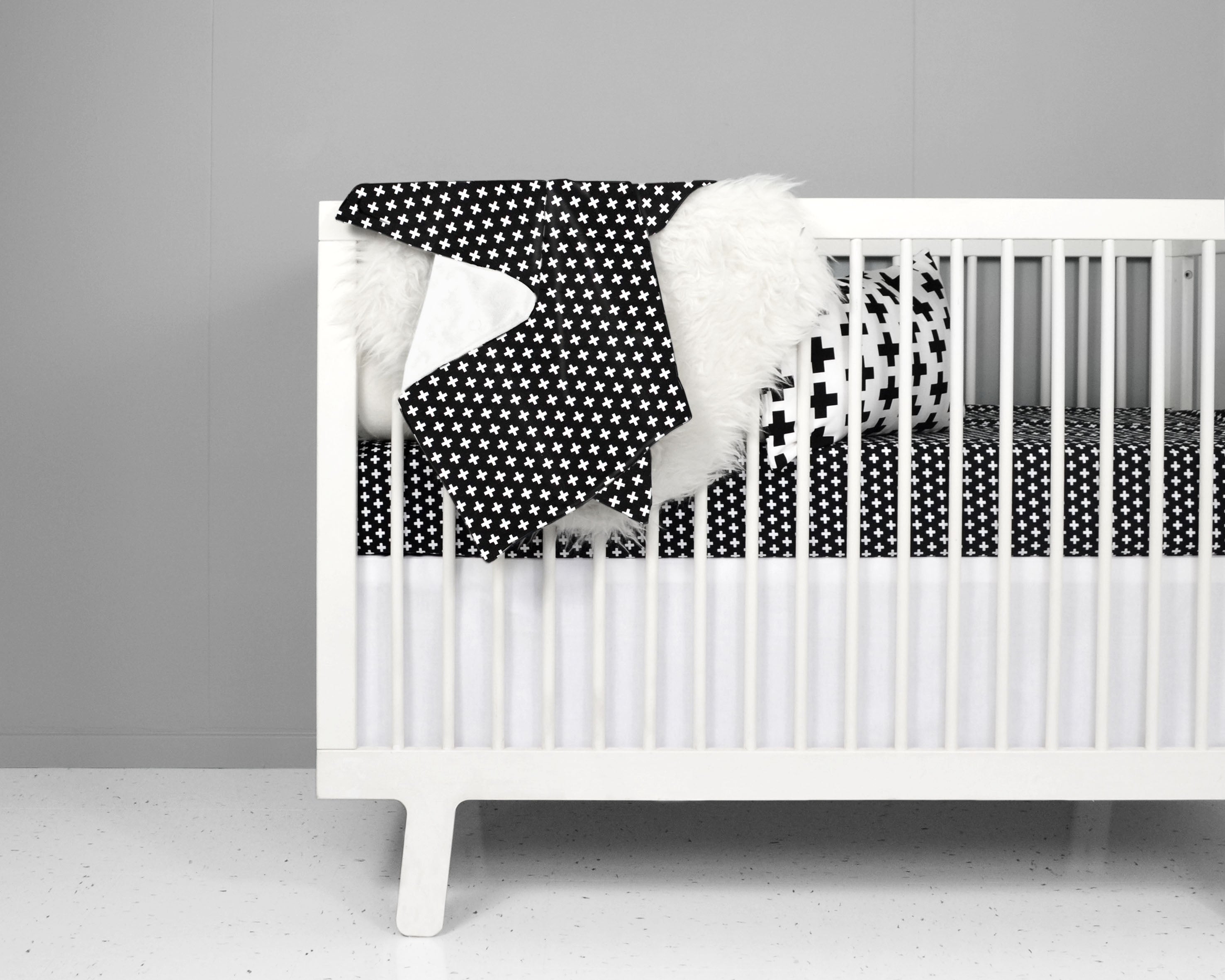 Swiss Cross Fitted Crib Sheet Black and White - Olli+Lime